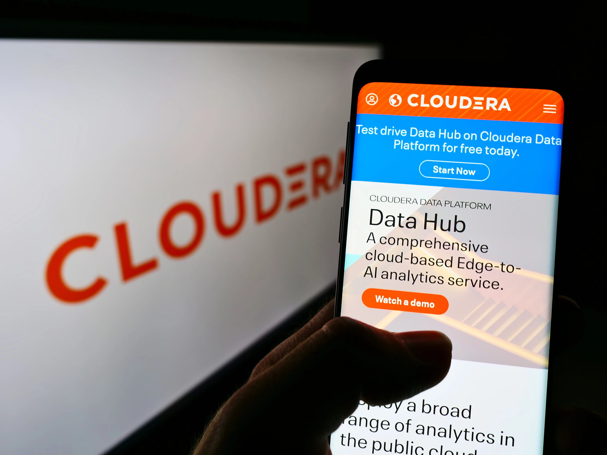 Cloudera Unified Data Platform for Scalable Hybrid Analytics and AI